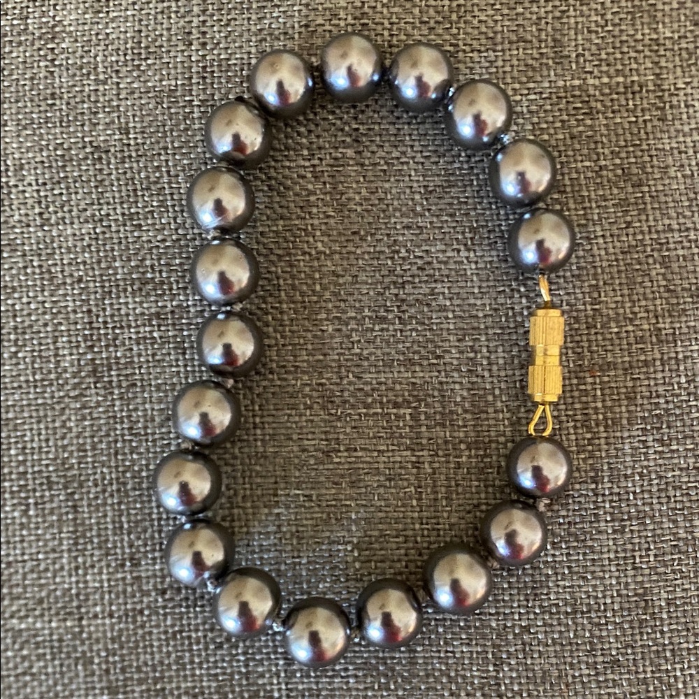 Elegant Vintage-Style Charcoal Gray Faux Pearl Bracelet 7.25”
